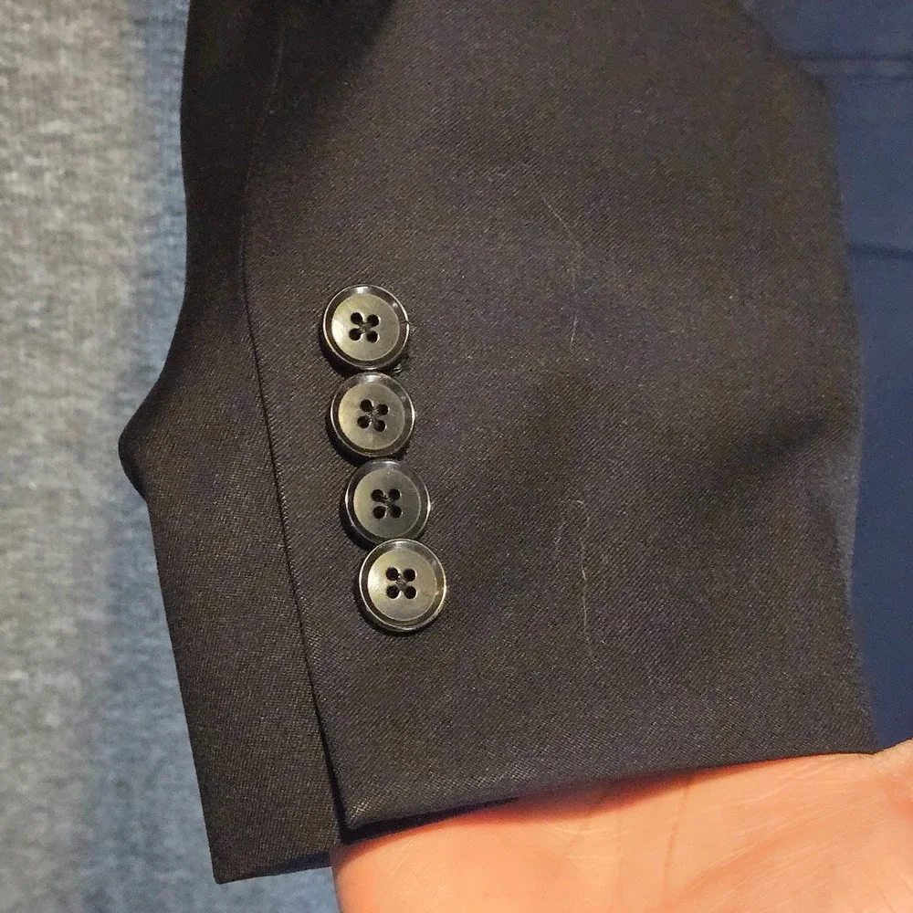 Hugo Boss length 33